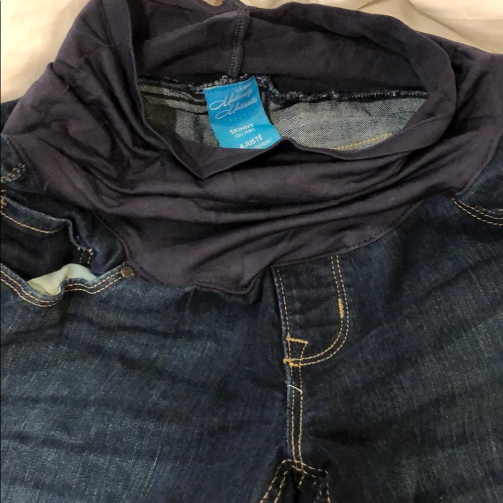 Old Navy Maternity skinny jeans